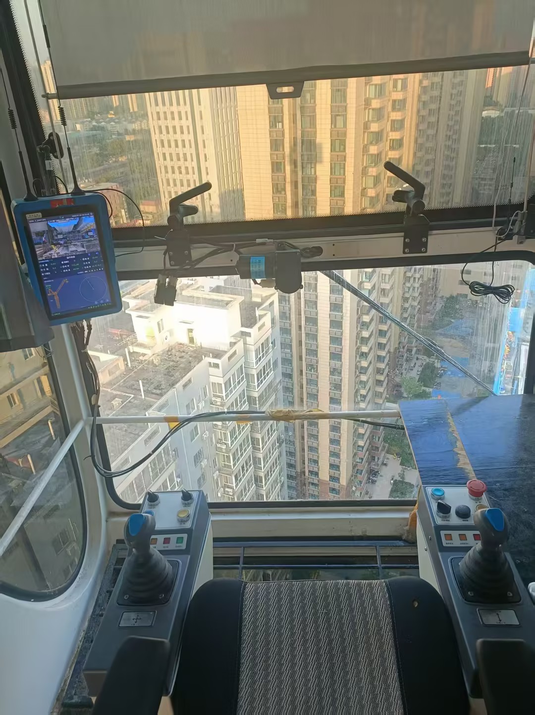 2025 Used JIANGHAN 10 Ton Luffing Jib Tower Crane 3