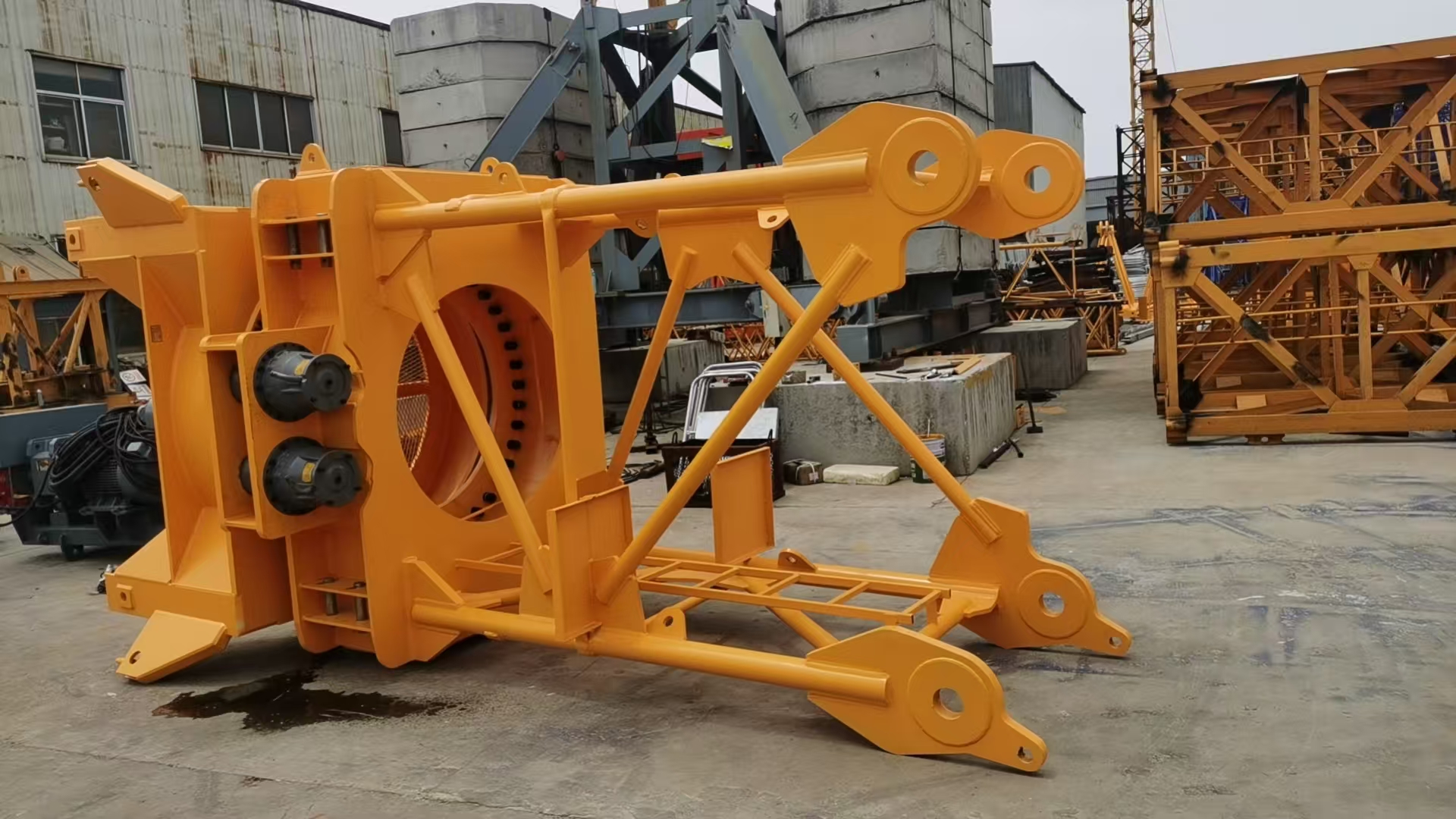 New China Brand 7015-10, 7022-12 and 7025-12 Flat-Top Tower Cranes 3