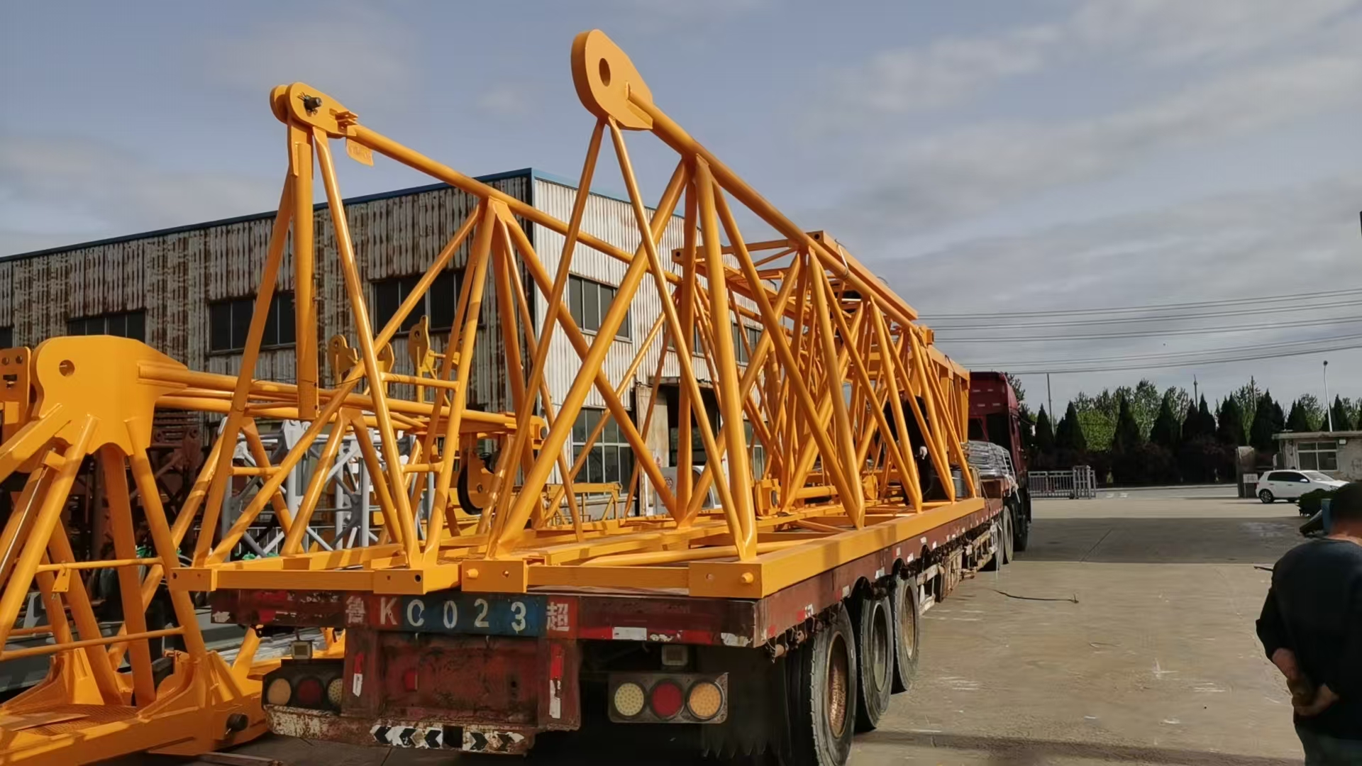 New China Brand 7015-10, 7022-12 and 7025-12 Flat-Top Tower Cranes 4