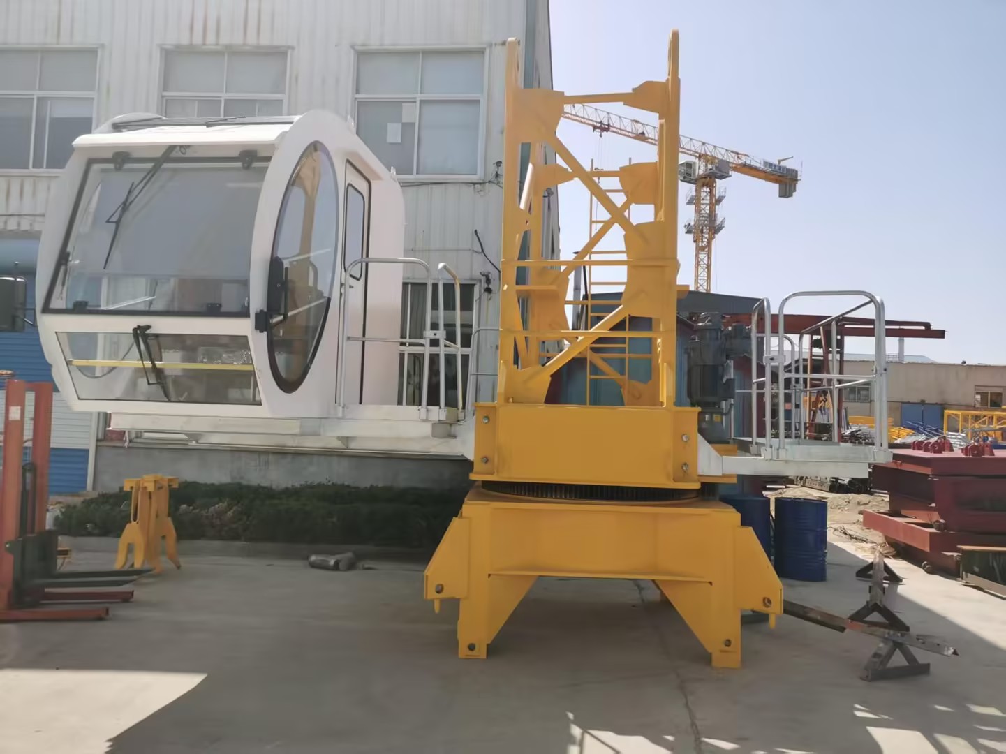 New China Brand 7526-16, 7530-18 and 7527-20 Flat-Top Tower Cranes 4