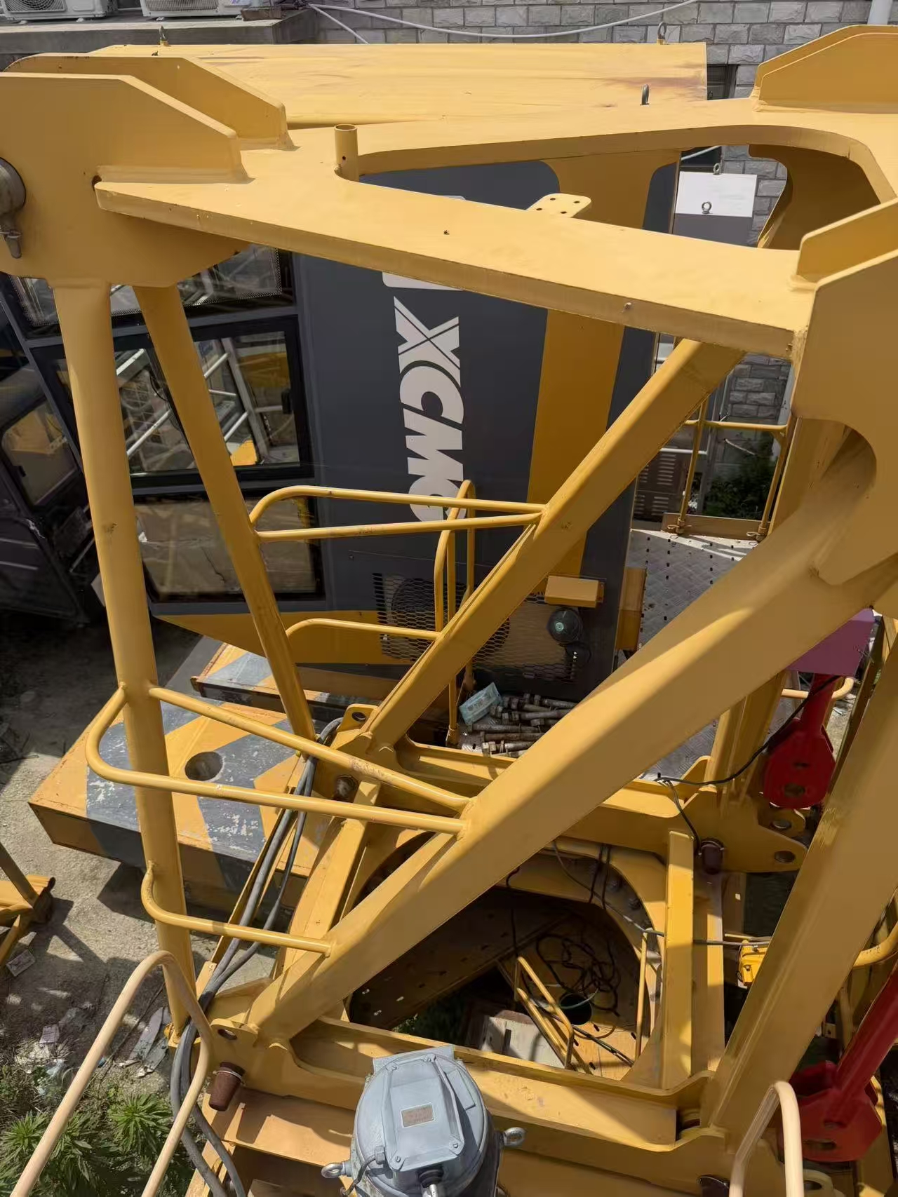 2021 Used XCMG 6515-10 Flat-Top Tower Crane with L46 Mast Section 4
