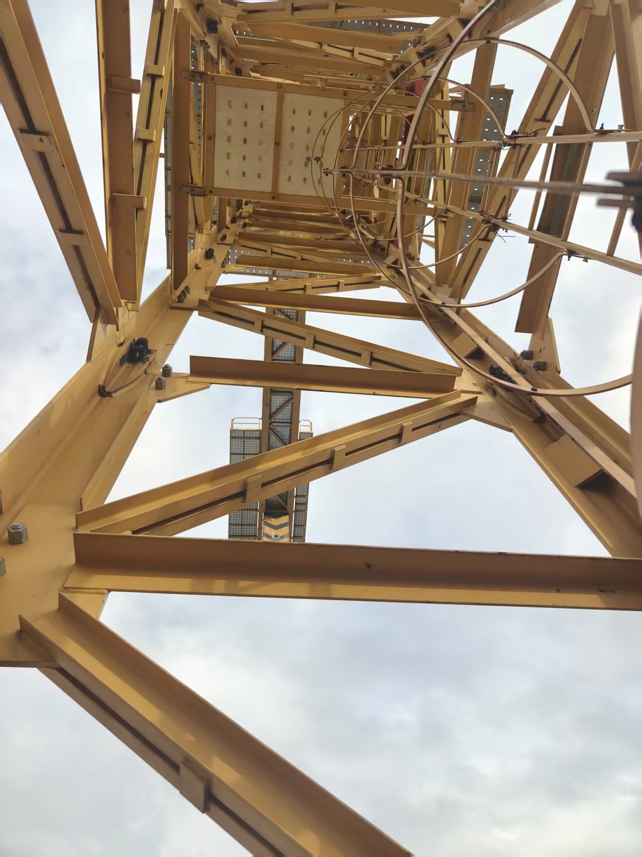 2021 Used XCMG 7018-10S Flat-Top Tower Crane with 36B Mast Section 2