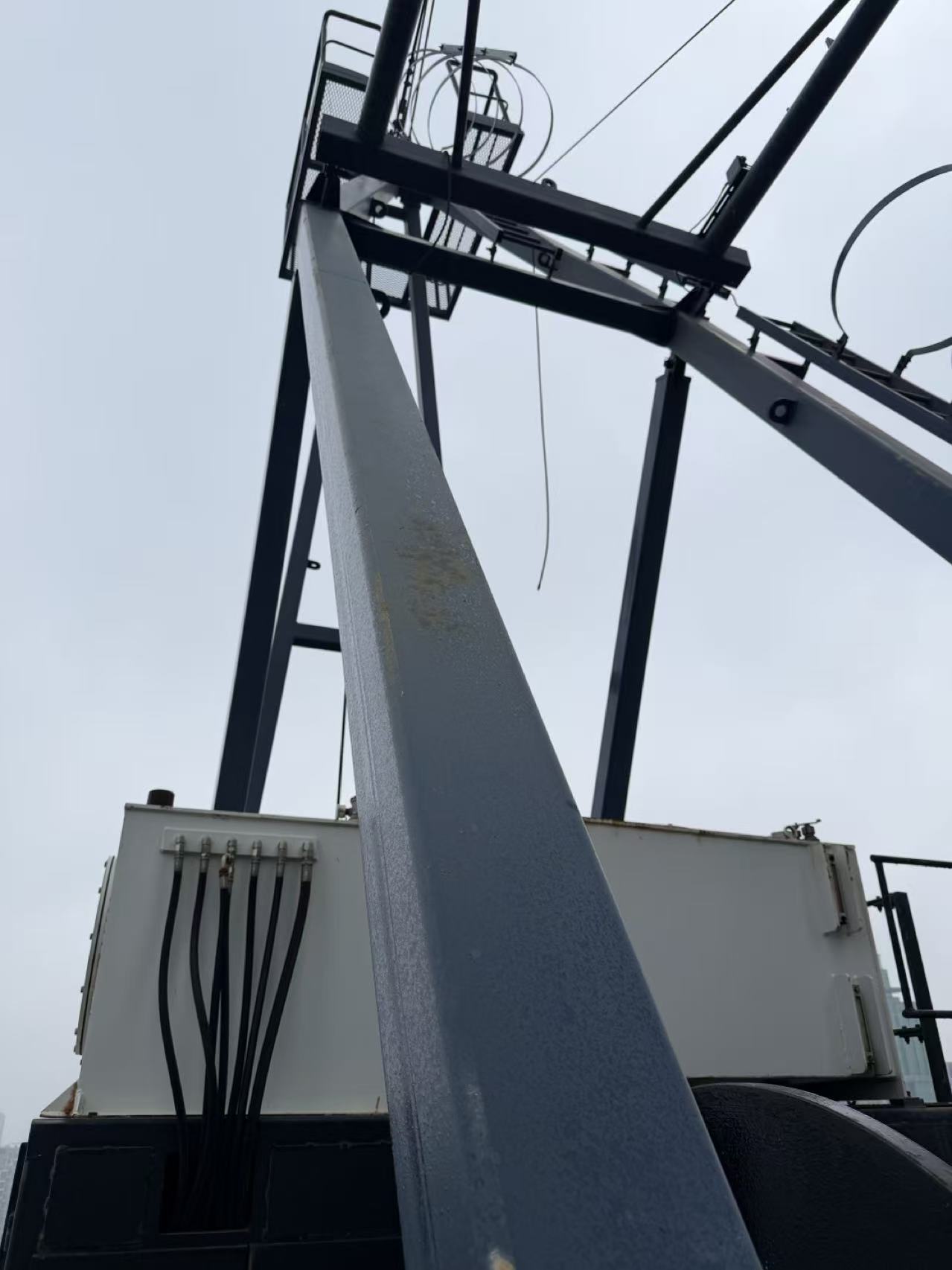 2021 Used ZHONGSHENG L380-32 Luffing Jib Tower Crane 2