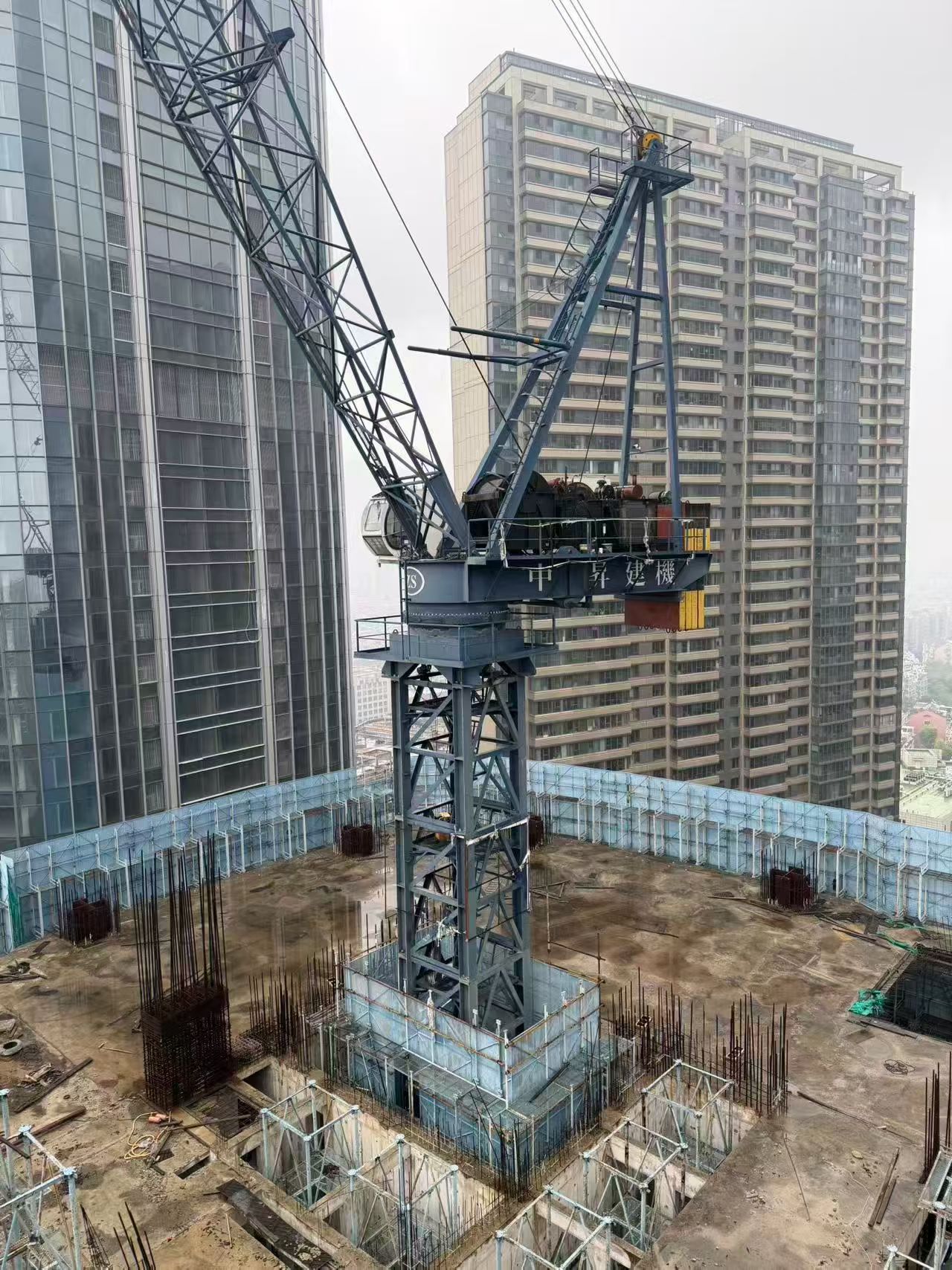 2021 Used ZHONGSHENG L380-32 Luffing Jib Tower Crane 3