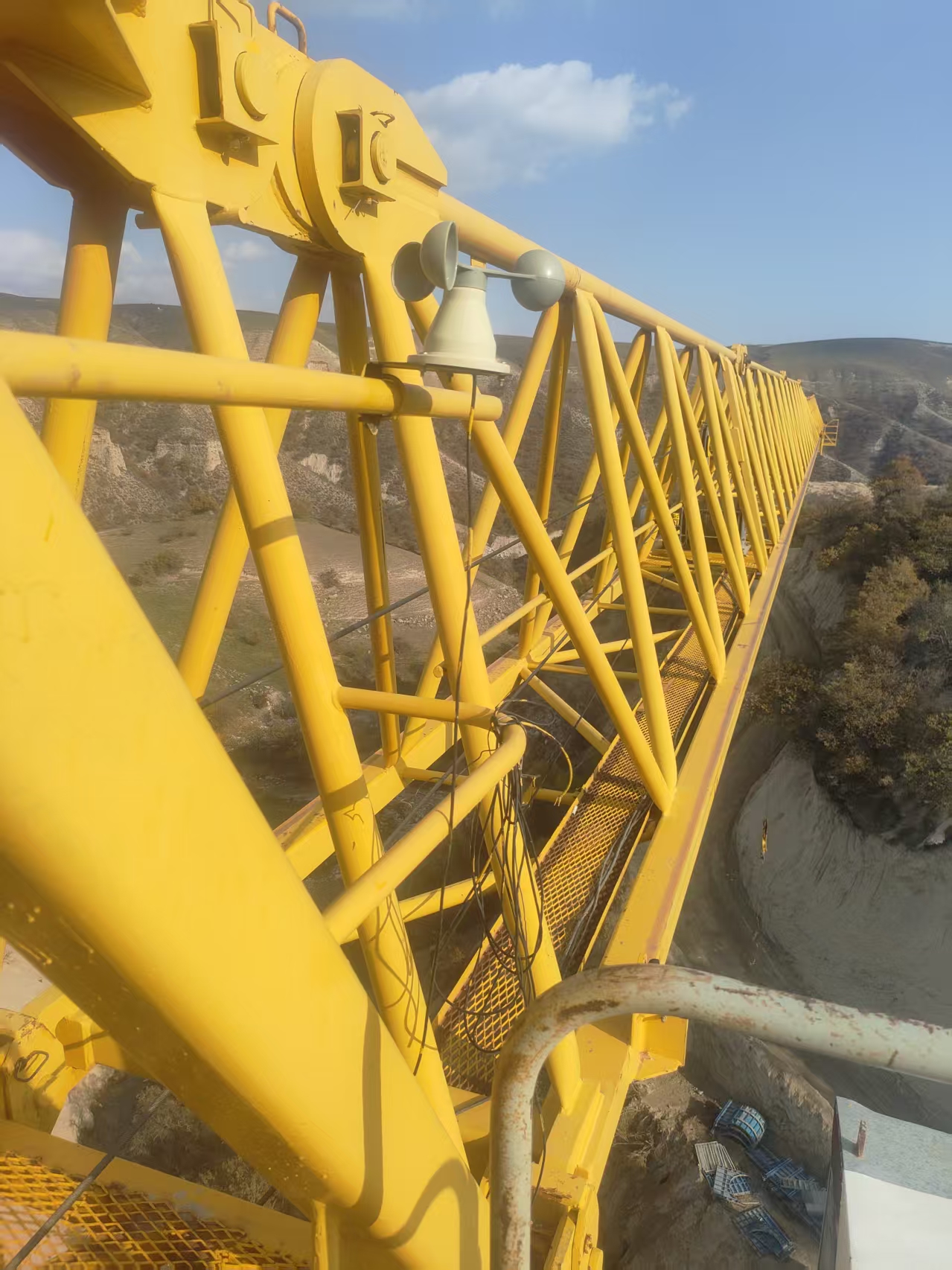 Used ZOOMLION 7015-10 tower crane components for export price evaluation