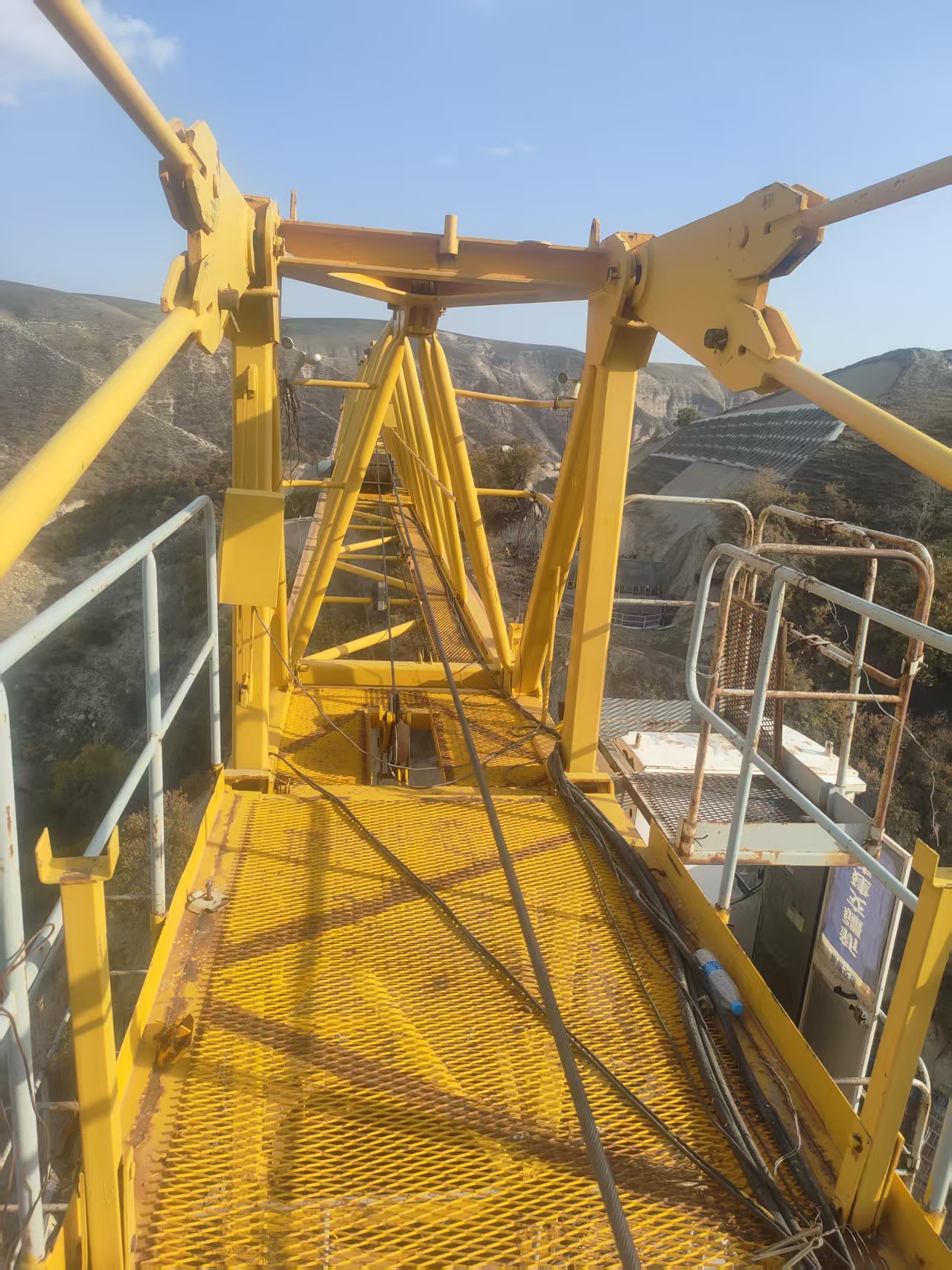 2019 Used ZOOMLION 7015-10 Flat-Top Tower Crane 3
